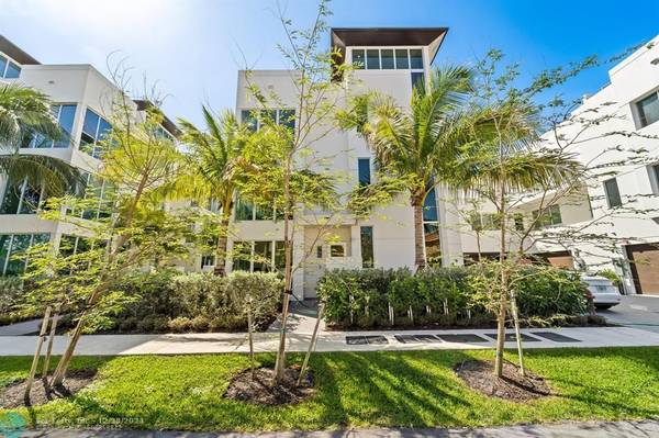 Lauderdale By The Sea, FL 33308,246 Garden Ct  #246