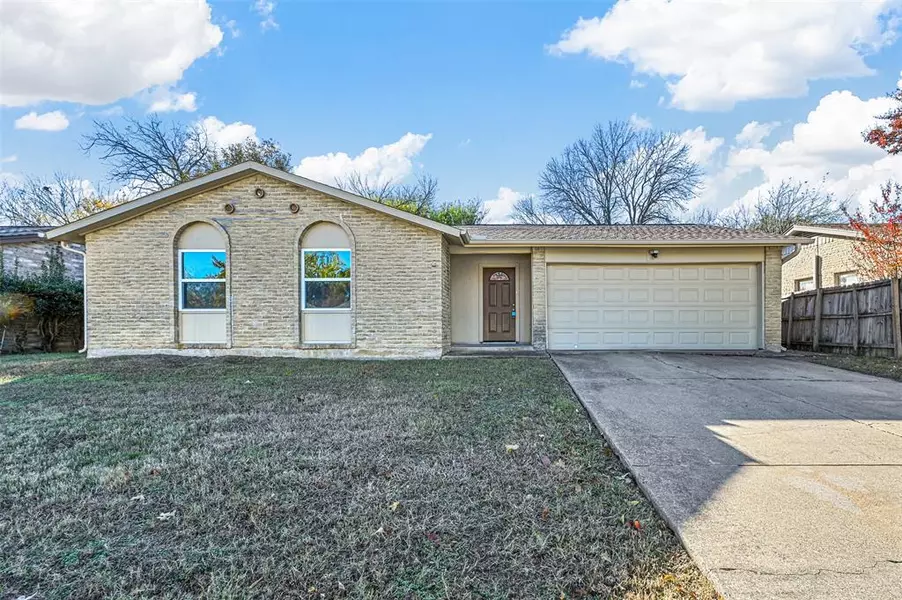 1300 Carla Avenue, Arlington, TX 76014