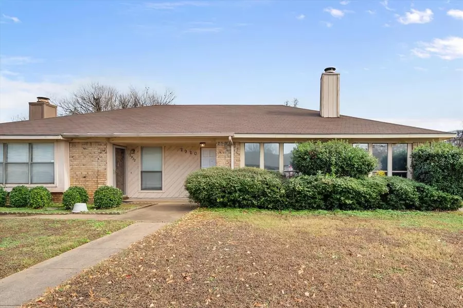 2920 Hilltop Drive, Euless, TX 76039