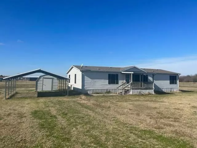 Savoy, TX 75479,945 County Road 1240 Road