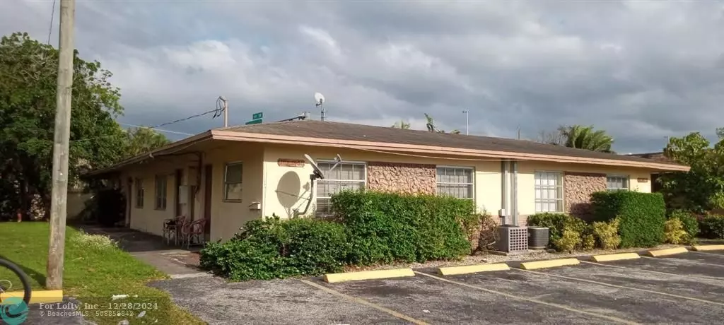 1856 NW 52nd Ave, Lauderhill, FL 33313