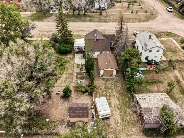 Empress, AB T0J 1E0,8 2 AVE West