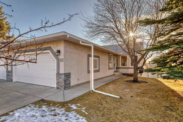 13 Arbour Cliff Close Northwest, Calgary, AB T3G 3W5