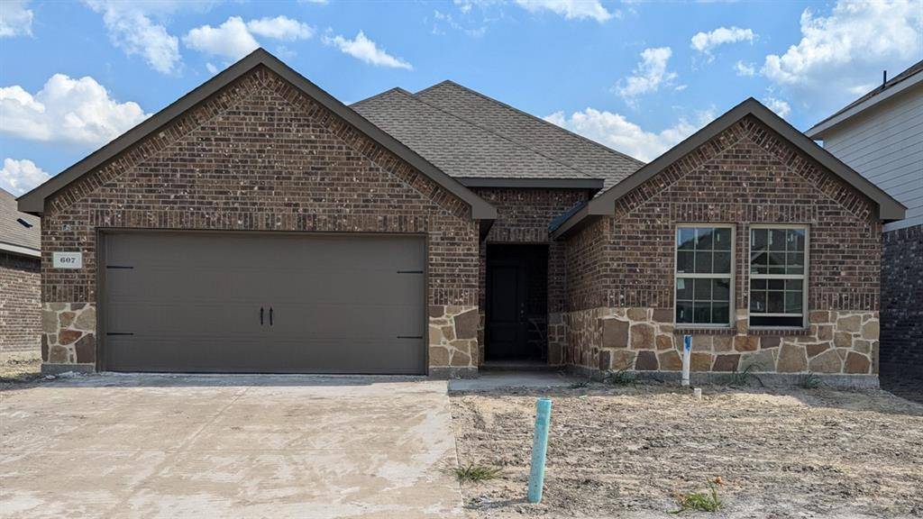 607 Carters Grove Drive, Fate, TX 75189