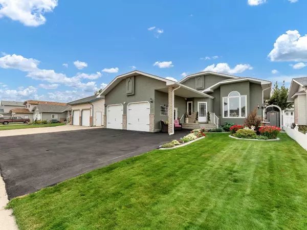 76 Schneider CRES Southeast, Medicine Hat, AB T1B 4G1