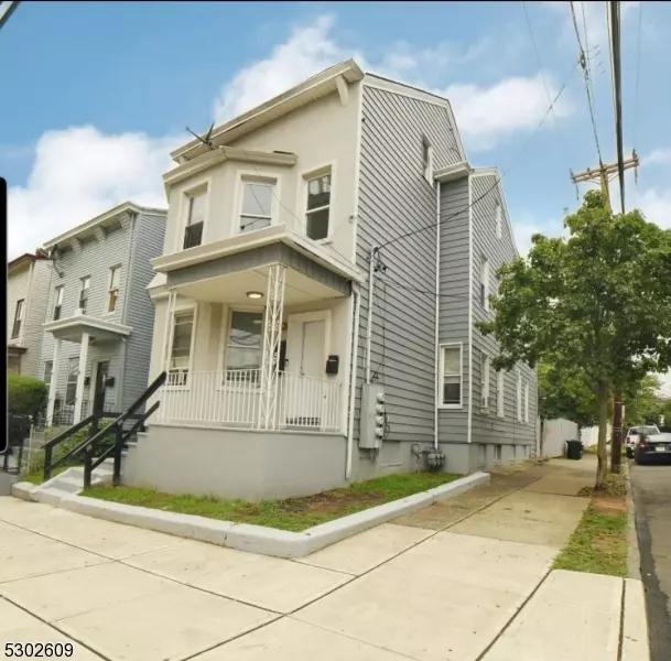 91 Putnam St, Paterson City, NJ 07524