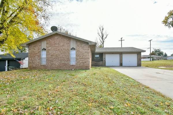 510 Kingston Place, Yukon, OK 73099