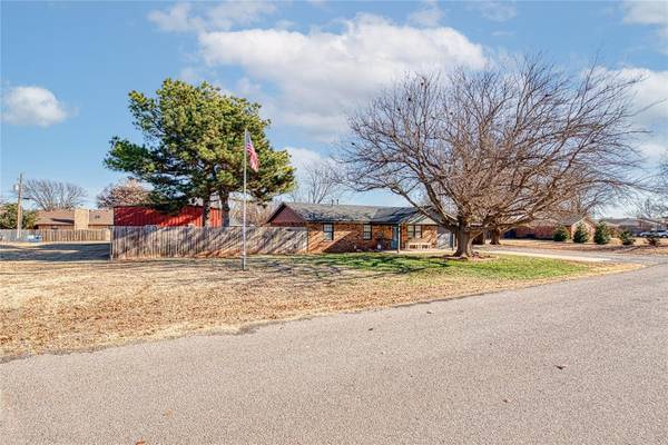 622 S 6th Street, Canute, OK 73626