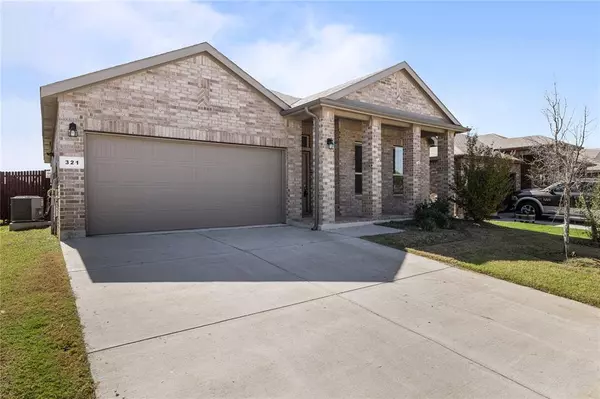 321 Roundstone Road, Fort Worth, TX 76052