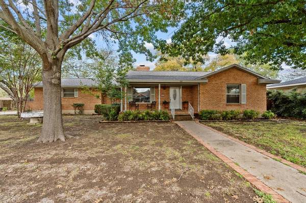 140 W Morris Street, Rhome, TX 76078