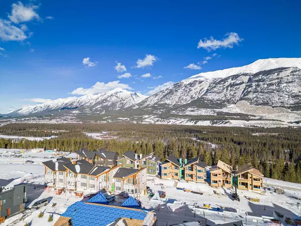 Canmore, AB T1W0G6,209 Stewart Creek Rise #204i