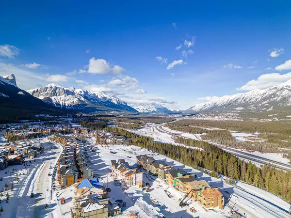 Canmore, AB T1W0G6,209 Stewart Creek Rise #204i