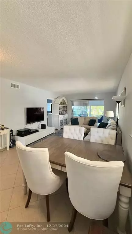 Deerfield Beach, FL 33064,4200 Crystal Lake Dr  #210