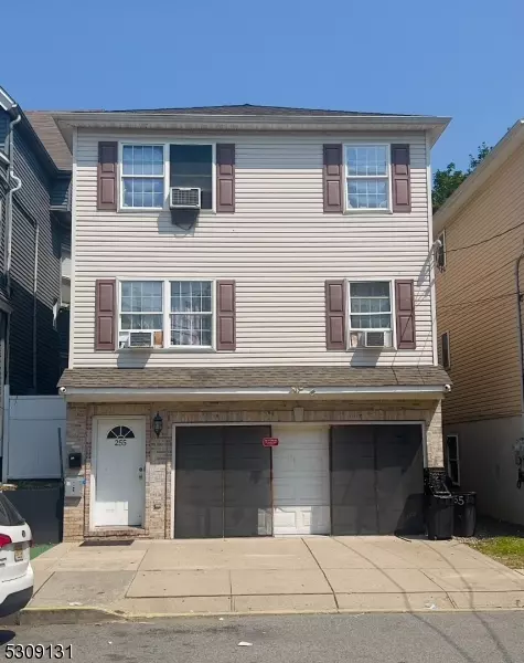 253 Governor St, Paterson City, NJ 07501