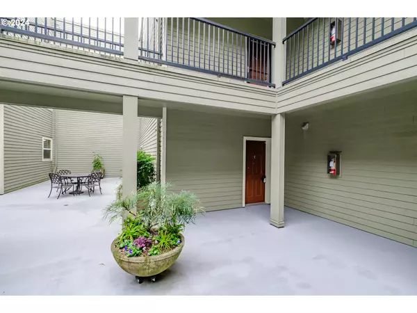 Portland, OR 97201,1441 SW CLAY ST #102