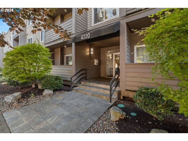 Portland, OR 97239,4320 S CORBETT AVE #108