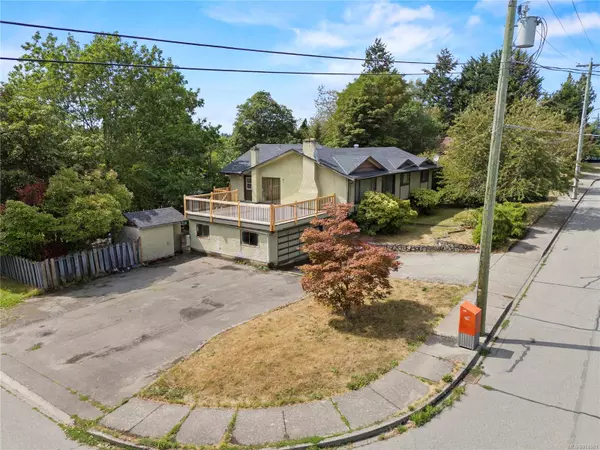 3978 Cedar Hill Cross Rd, Saanich, BC V8P 2N7