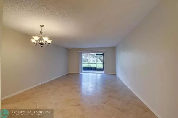 Delray Beach, FL 33446,6625 S Oriole Blvd  #105