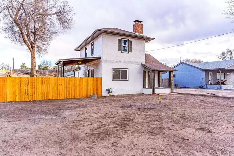 2072 Oriole Rd, Pueblo, CO 81006