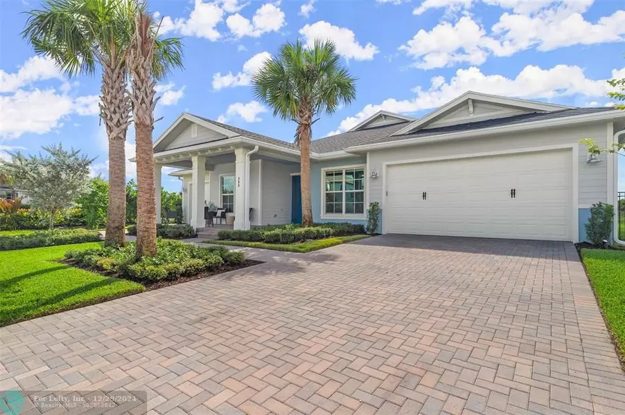 980 Castaway Ct, Loxahatchee, FL 33470