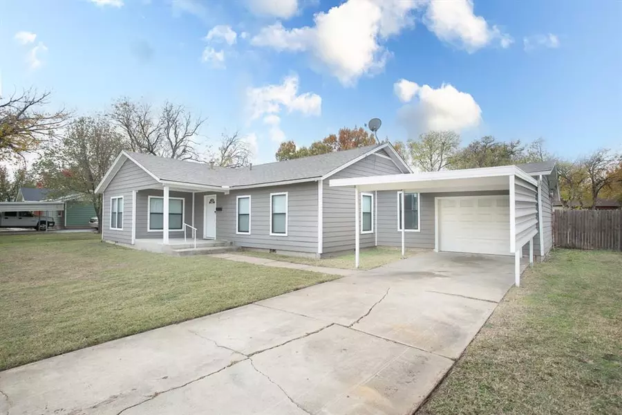 313 N Hampshire Street, Saginaw, TX 76179