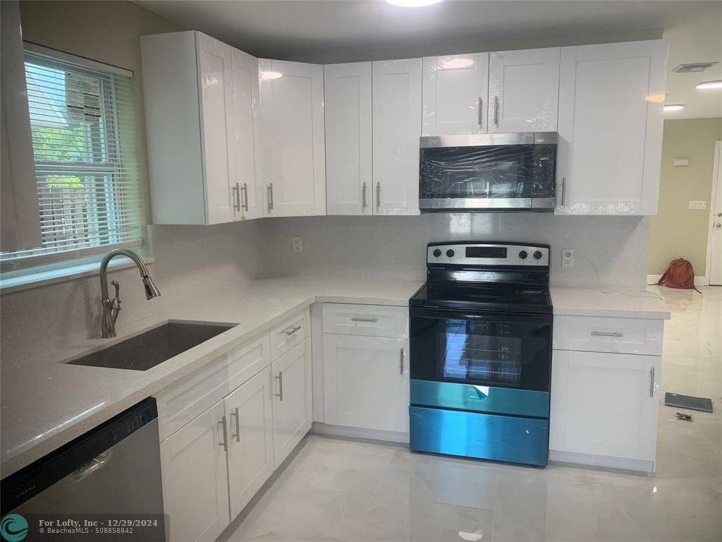 Dania Beach, FL 33314,5434 SW 44 terr