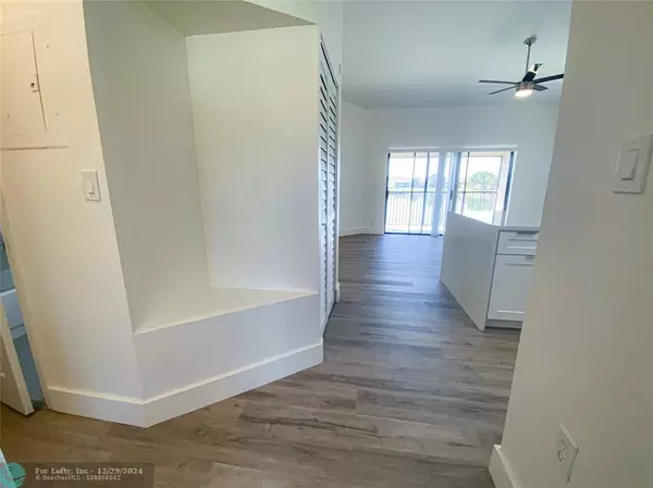 Deerfield Beach, FL 33442,608 Lincoln Court  #608