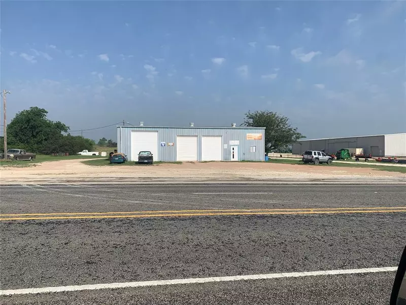 1200 S US Highway 281, Hamilton, TX 76531