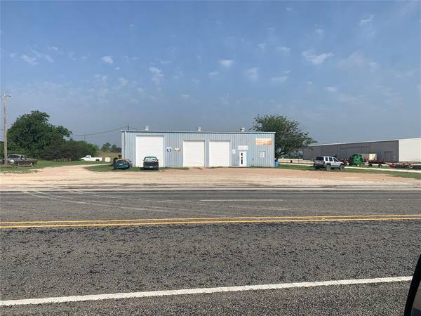 1200 S US Highway 281, Hamilton, TX 76531