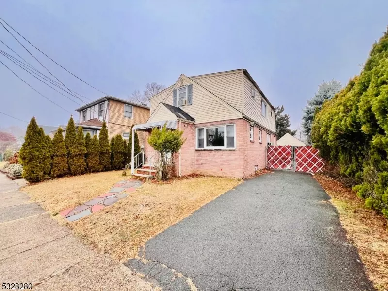 40 Passaic Ave, Woodland Park, NJ 07424