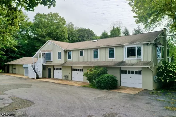 452 County Road 513, Califon Boro, NJ 07830