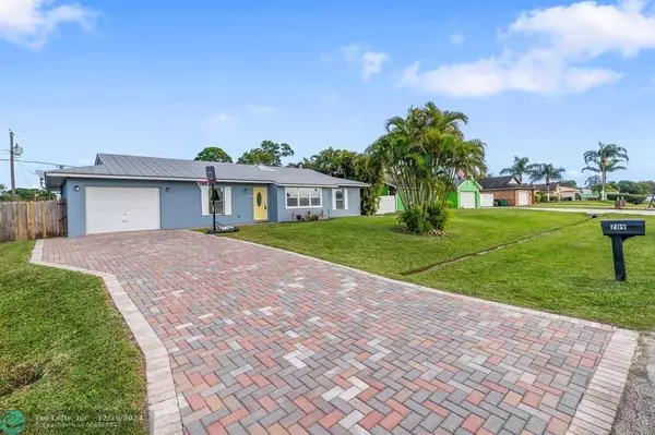 709 SW Dorchester St, Port St Lucie, FL 34983