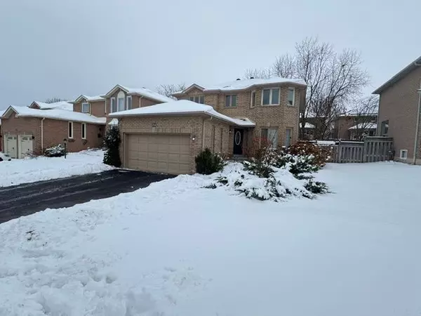 24 Neelands ST, Barrie, ON L4N 7A1