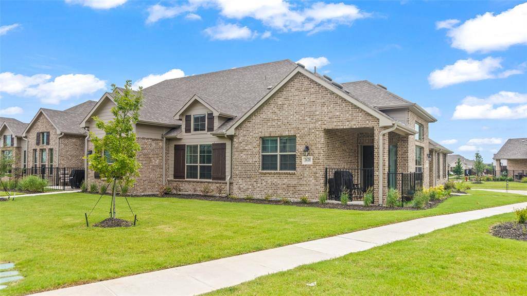 2628 Zinfandel Road, Grand Prairie, TX 75054