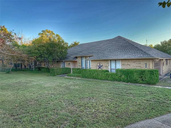 1112 Stoney Creek Drive, Cedar Hill, TX 75104