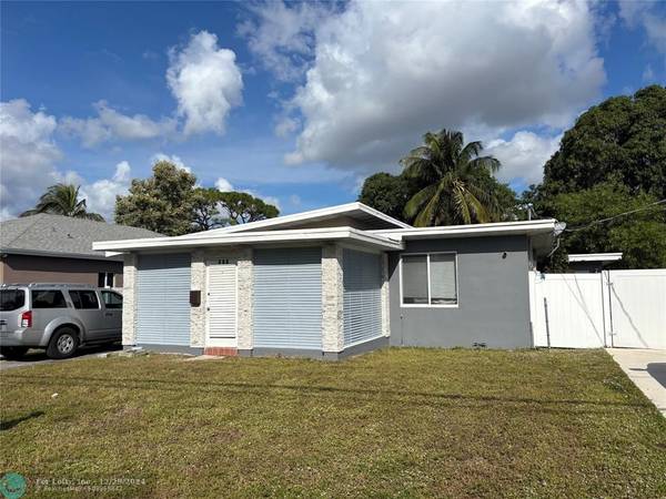 935 NE 33rd St, Oakland Park, FL 33334