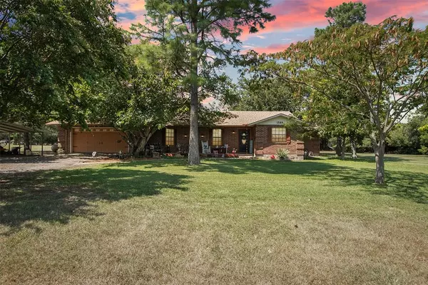 1589 Highland Circle, Springtown, TX 76082