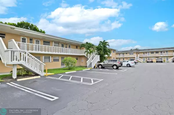 Boynton Beach, FL 33435,2213 NE 1st Ct  #204