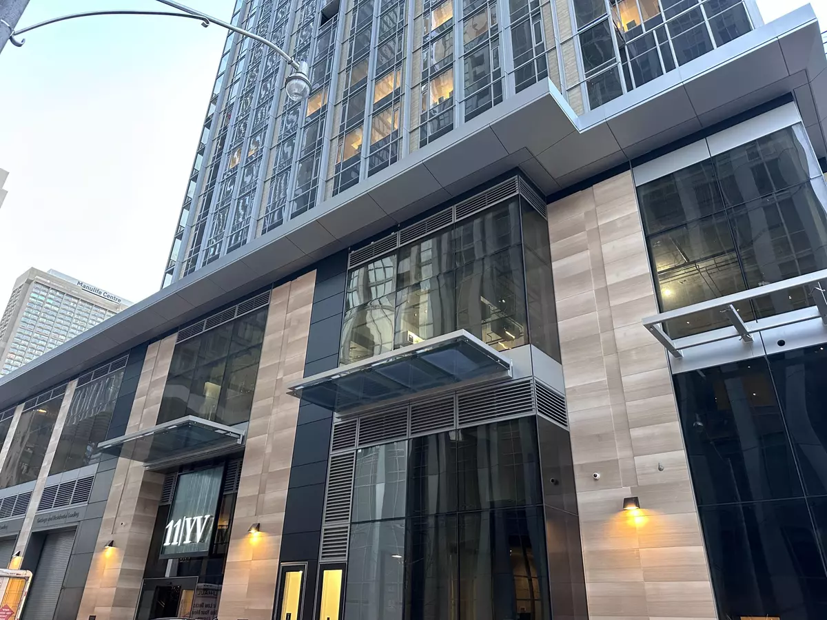 Toronto C02, ON M4W 1L2,11 Yorkville AVE #1706