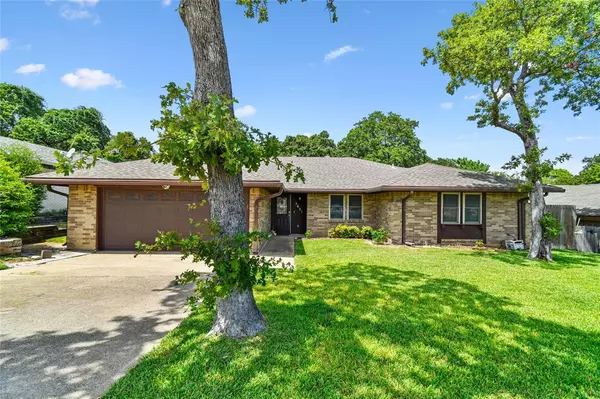 5621 Waterview Drive, Arlington, TX 76016