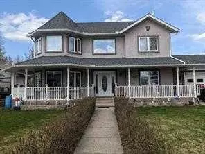 302 8 AVE, Fox Creek, AB T0H1P0