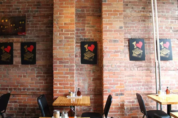 Toronto C01, ON M6E 1A5,810 College ST