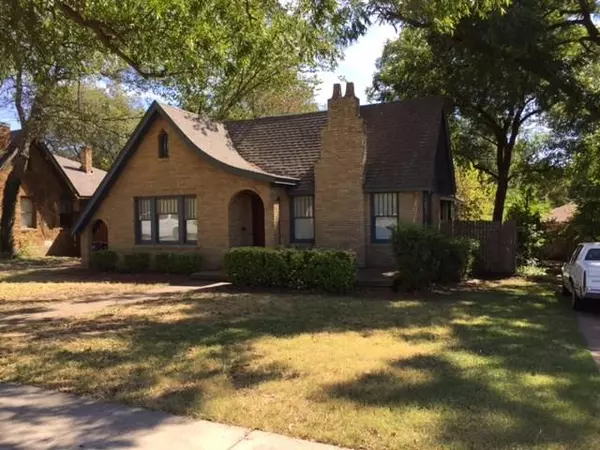 4905 Pershing Avenue, Fort Worth, TX 76107