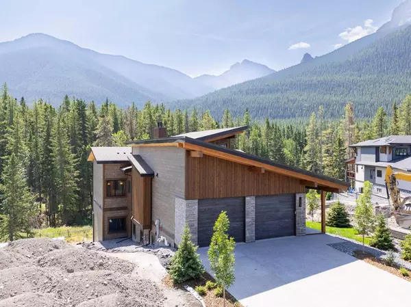 509 Stewart Creek Close, Canmore, AB T1W 0L6