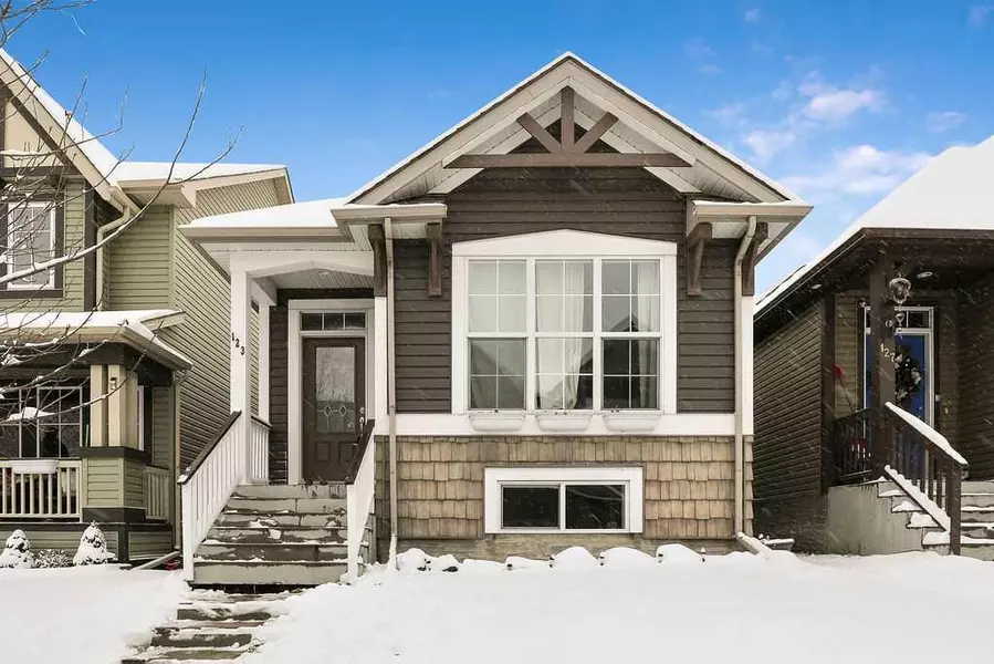 123 New Brighton LNDG Southeast, Calgary, AB T2Z 0T9