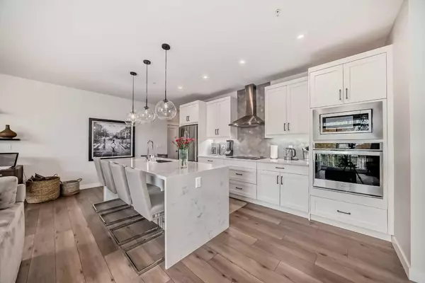 35 Walgrove WALK Southeast #108, Calgary, AB T2X 4S6