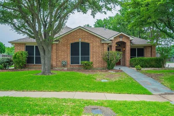 5901 Fox Drive, The Colony, TX 75056