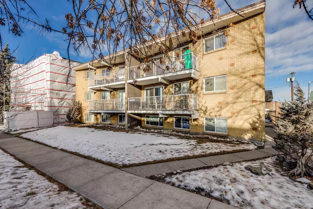 Calgary, AB T2E1H2,312 15 AVE Northeast #304