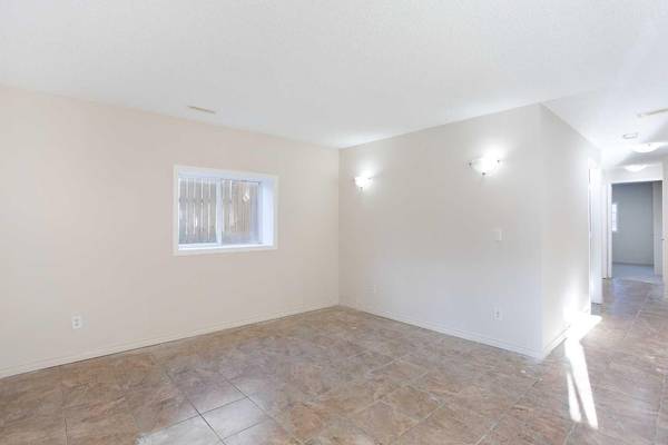 Calgary, AB T3J4Y1,51 Taralea CRES Northeast