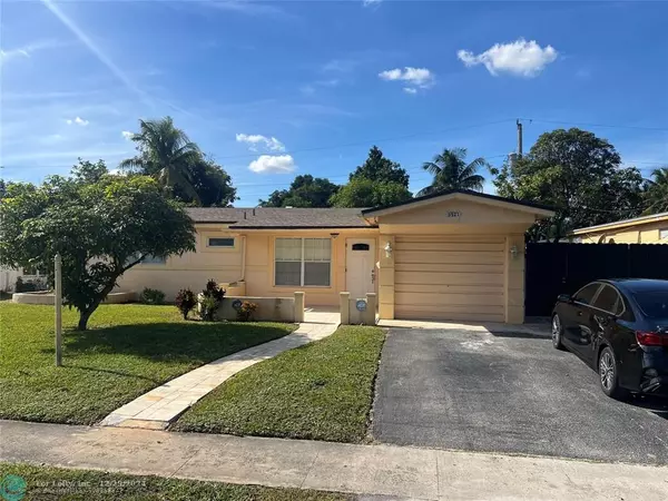 3521 NW 33rd Ave, Lauderdale Lakes, FL 33309